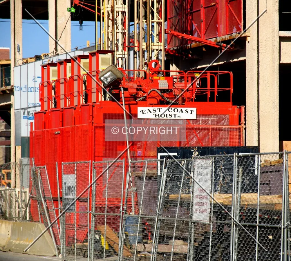 Hoist at the south side