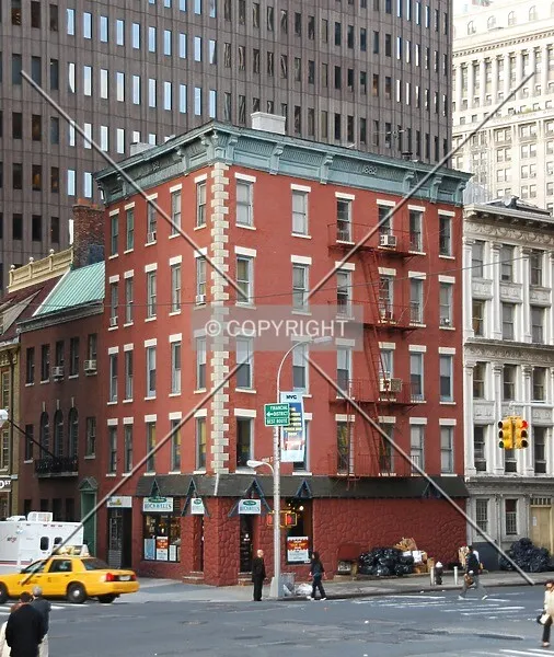 Photo 245-437-543