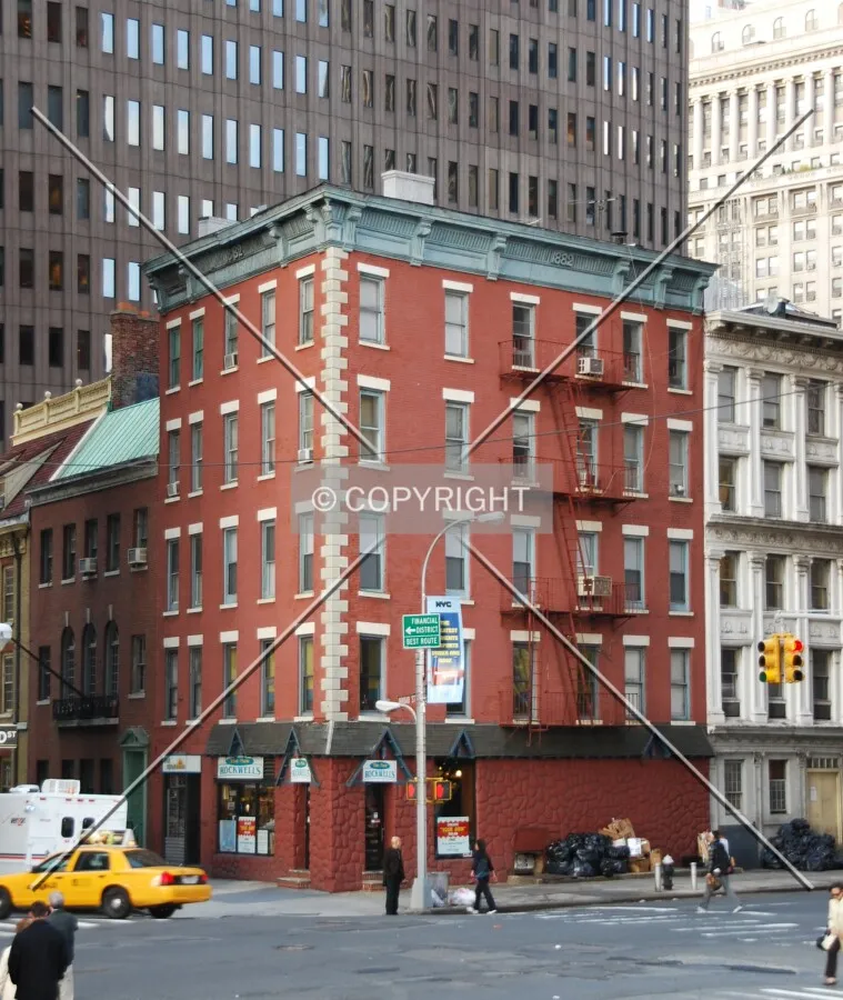Photo 245-437-543