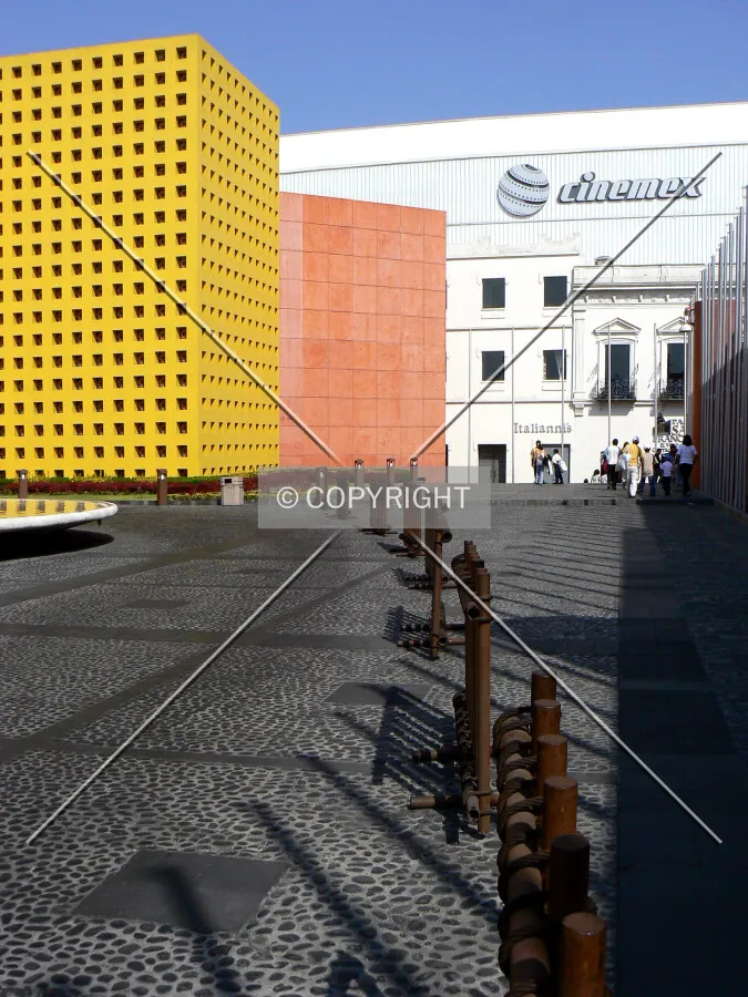 View towards Paseo San Francisco from Centro de Convenciones Square