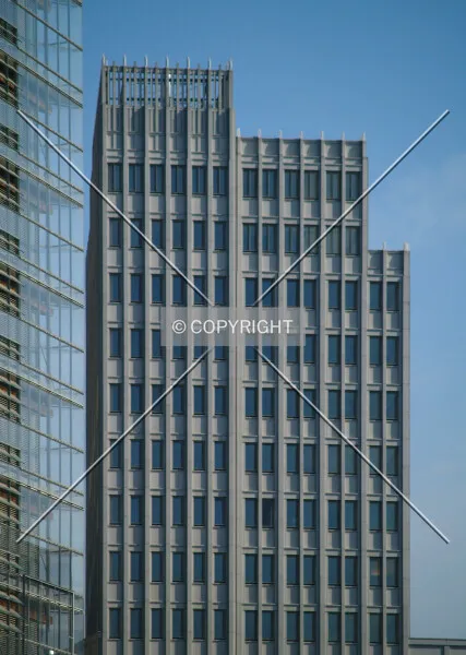 Photo 246-999-418