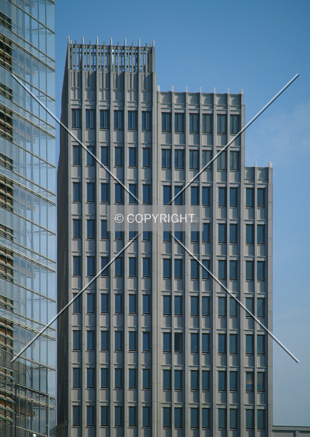 Photo 246-999-418
