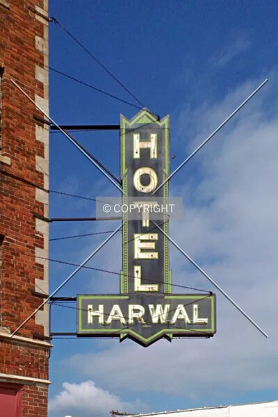 Photo 247-390-545