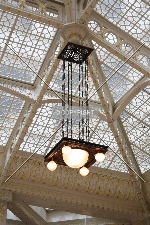 Light fixture