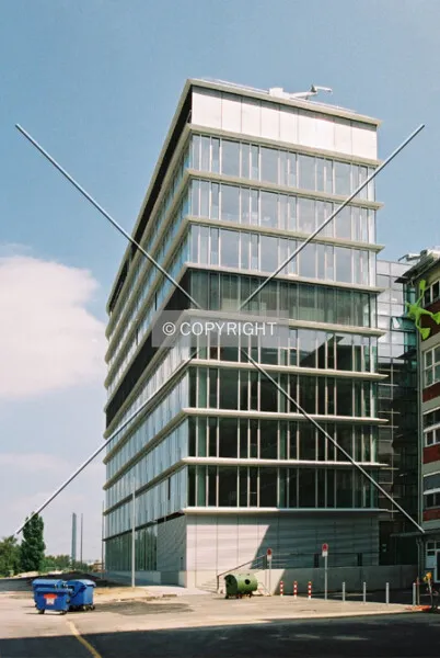 Photo 250-483-904