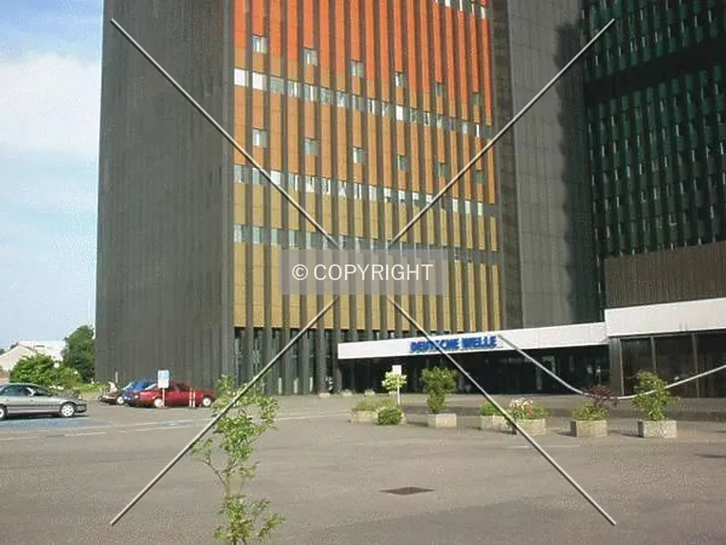 Photo 251-106-818