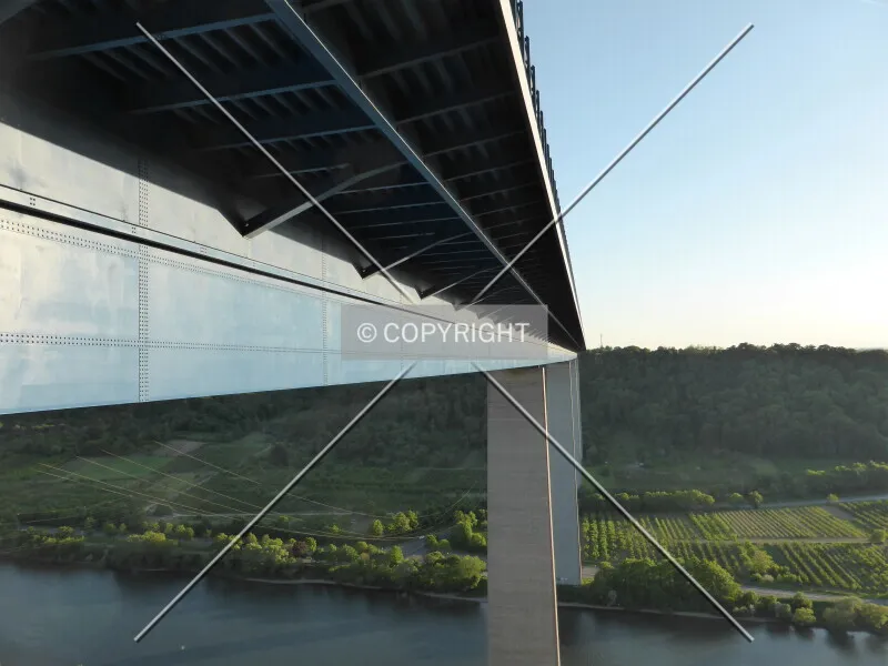 Photo 251-678-809