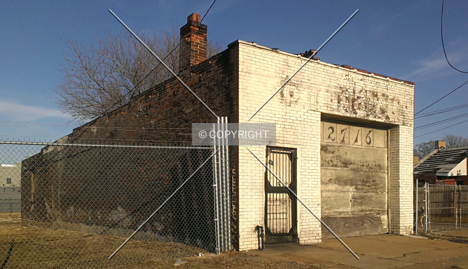 Photo 252-045-627