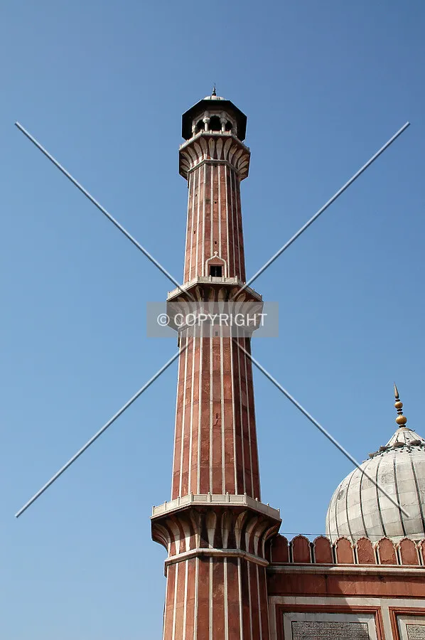 Looking up the south minaret