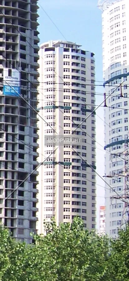 Southwest view from Henerala Vatutina Avenue.