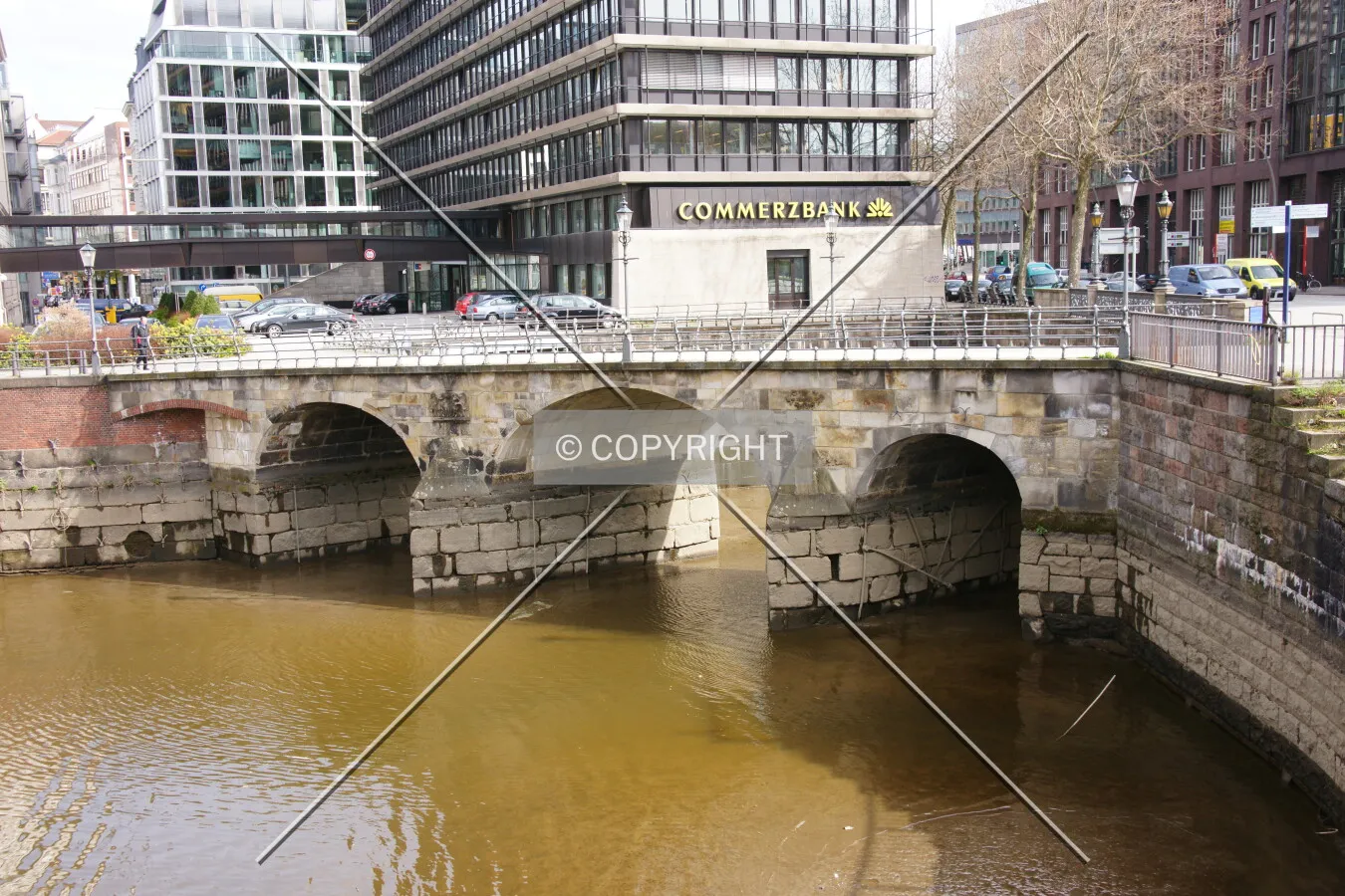 Photo 255-215-834