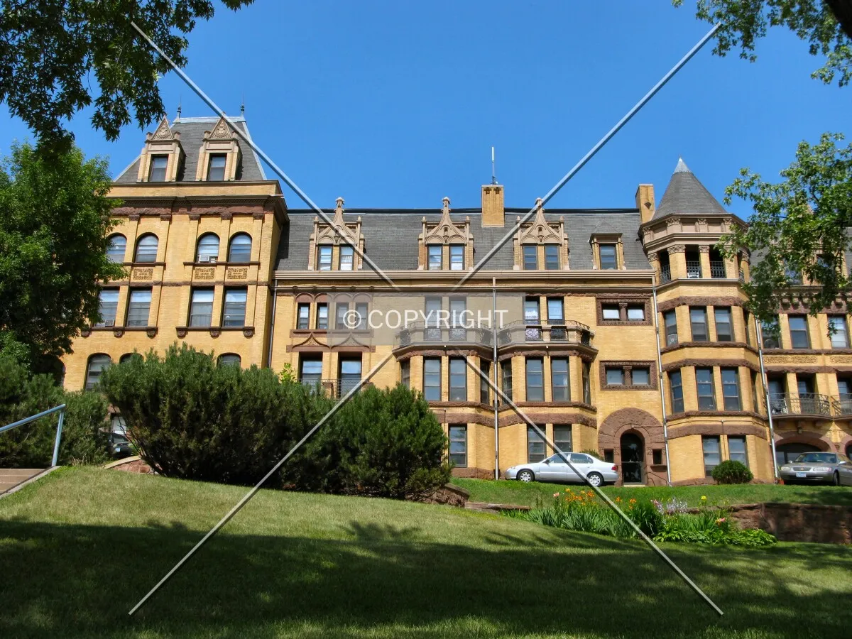 Looking up from Mesaba Avenue