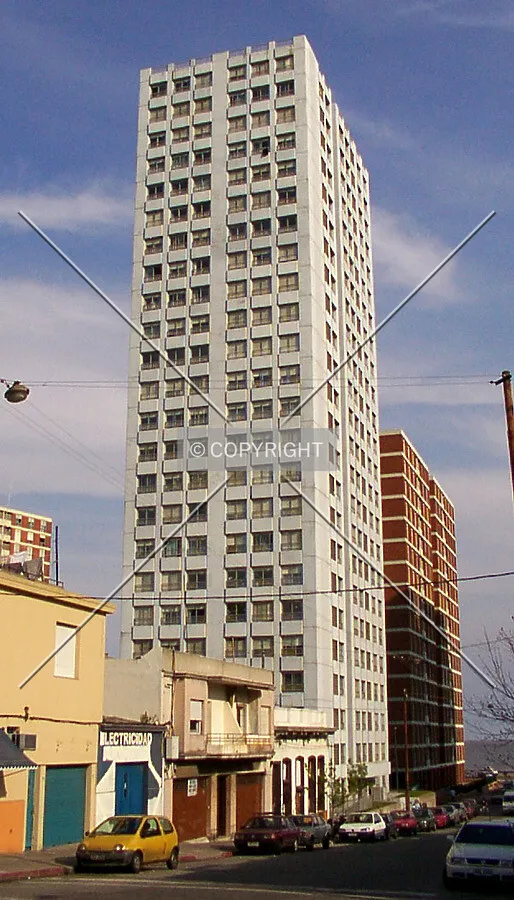 Looking south on Avenida Paraguay