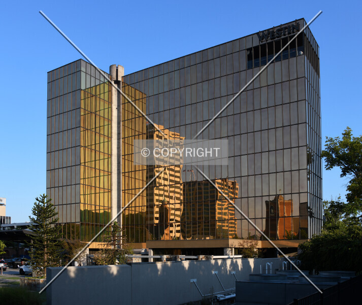 Photo 256-640-318