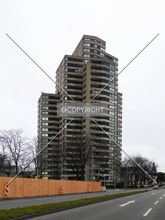 Photo 258-218-742