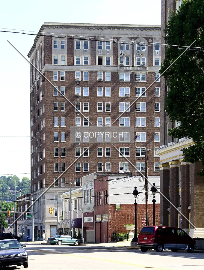 Looking south from 5th Avenue