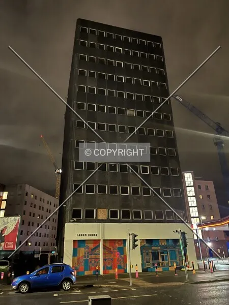 Photo 261-003-444