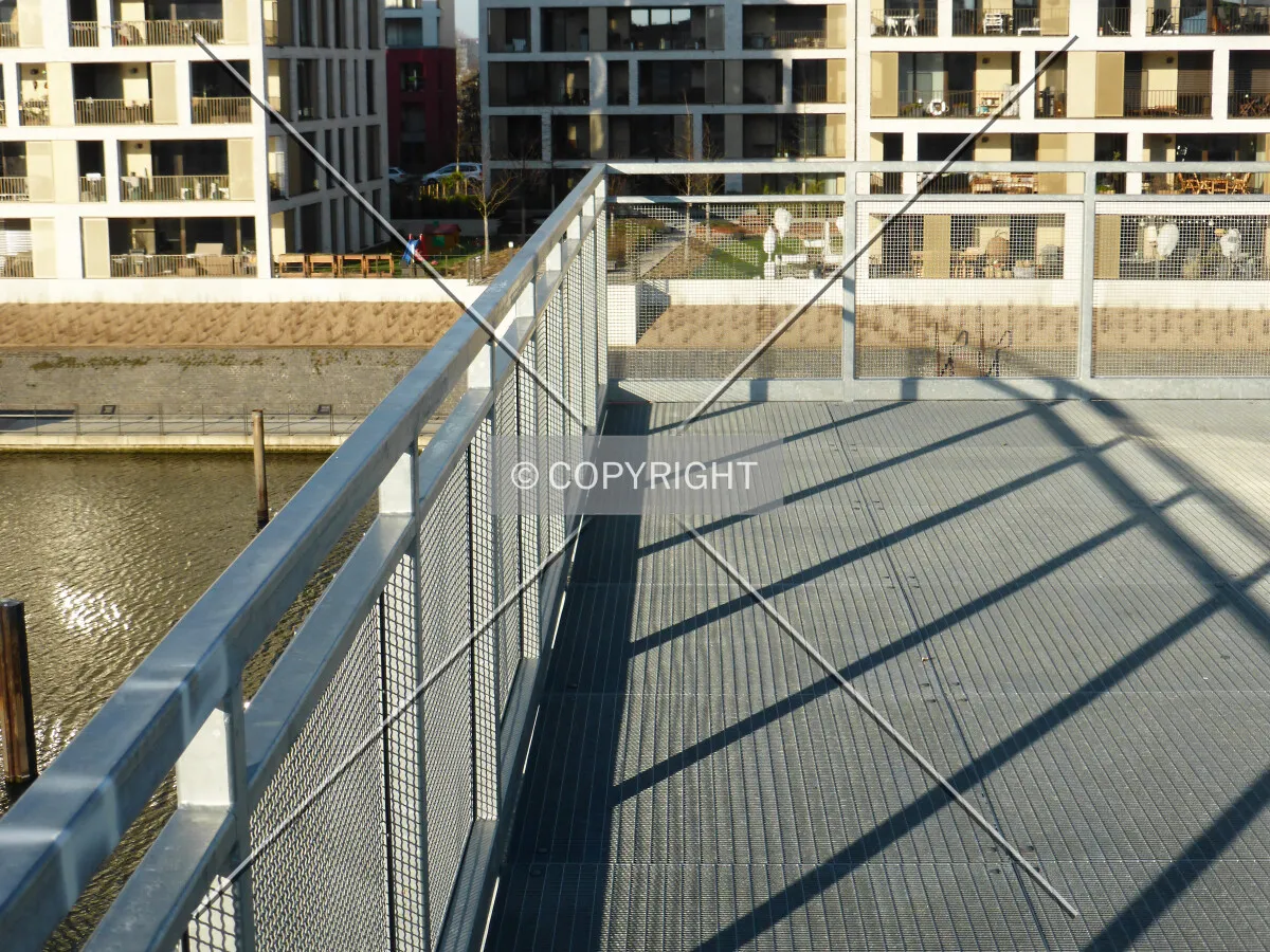 Photo 261-328-377