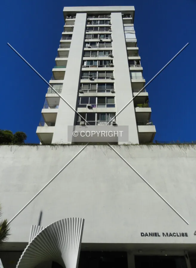 Looking up the northern side from Rua Cosme Velho