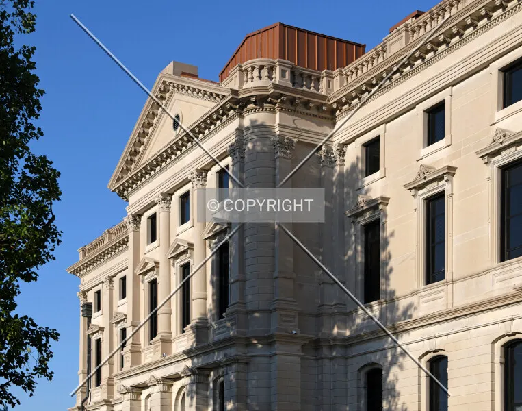 Photo 262-819-630