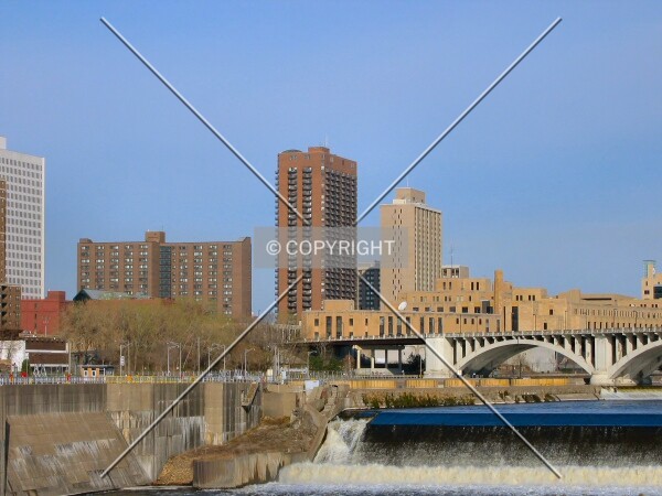 Distant view from the Stone Arch Bridge