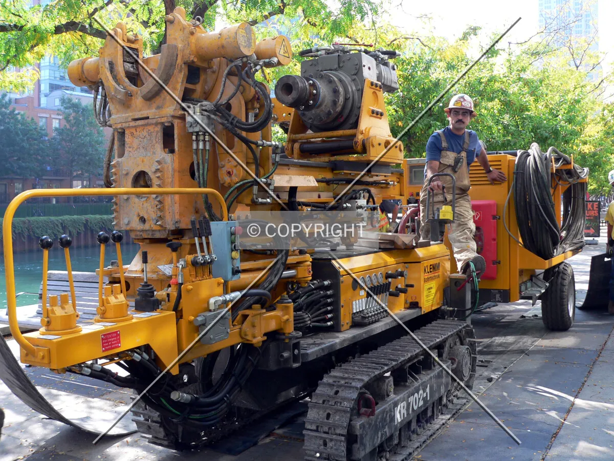 Mini pile drilling machine