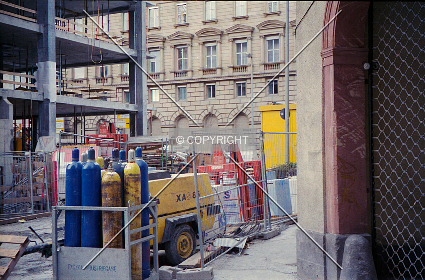 Photo 266-854-093