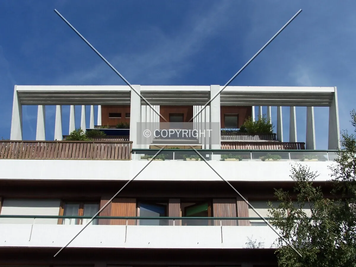 Vue depuis l'axe des terrasses de la Rue Lesage