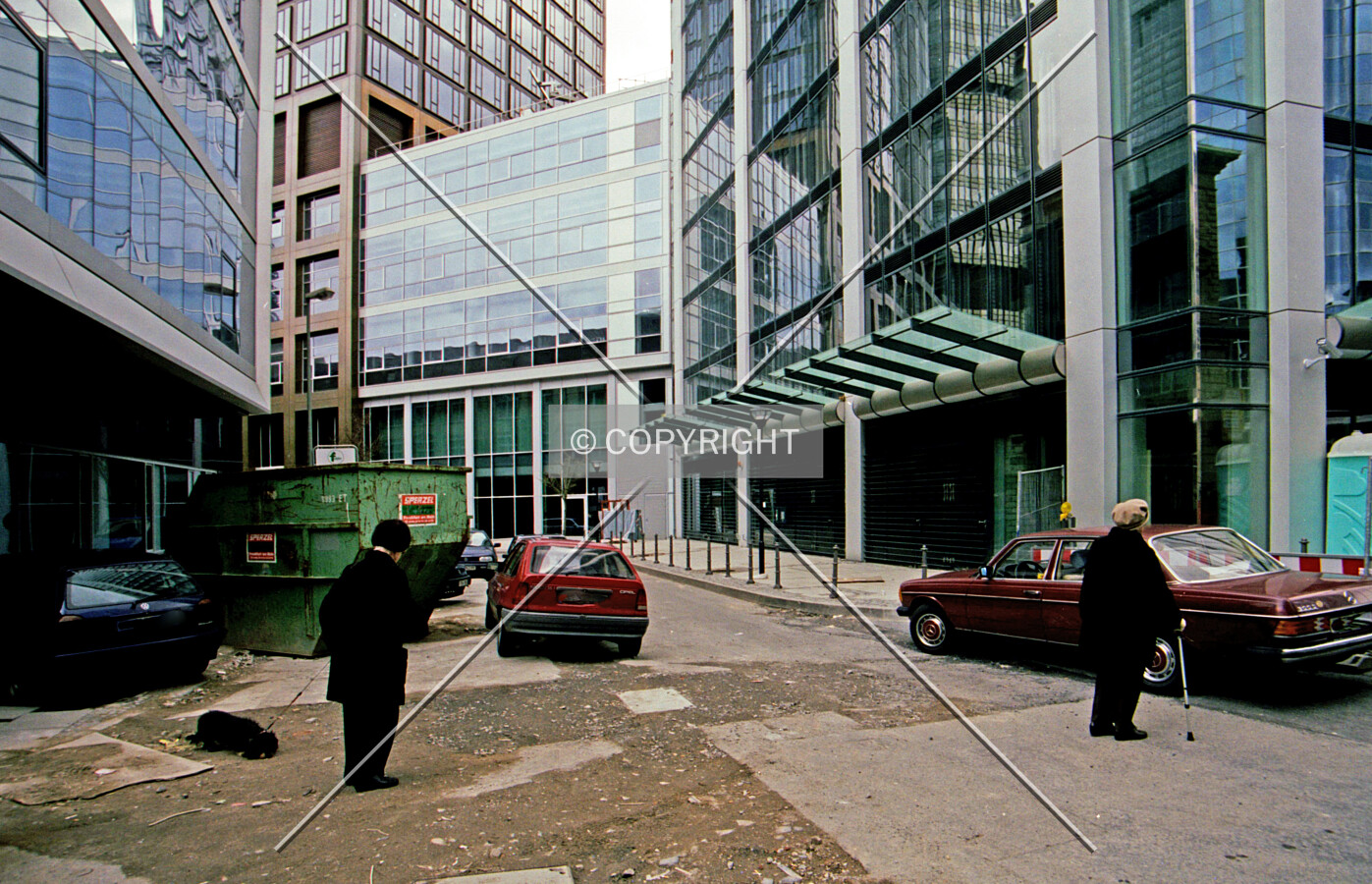 Photo 270-203-996