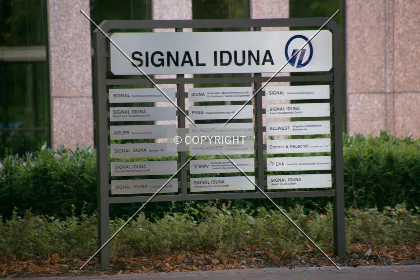Sign of tenants
