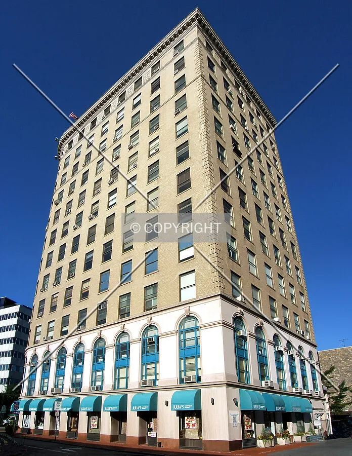 View from the southeast on Huguenot Street