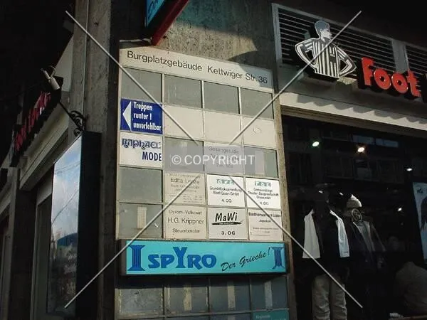 Photo 272-530-943