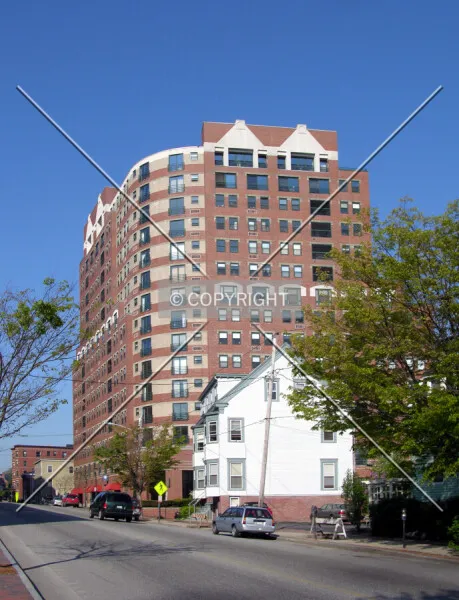 Photo 272-928-512