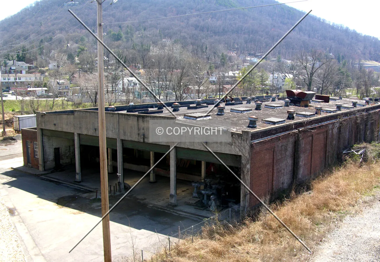 From Walnut Avenue to the northwest