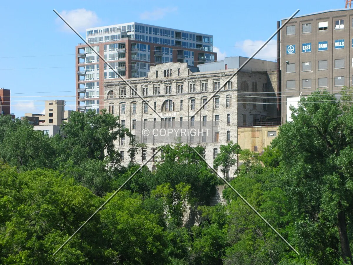 View to the north from the Stone Arch Bridge over the Mississippi River