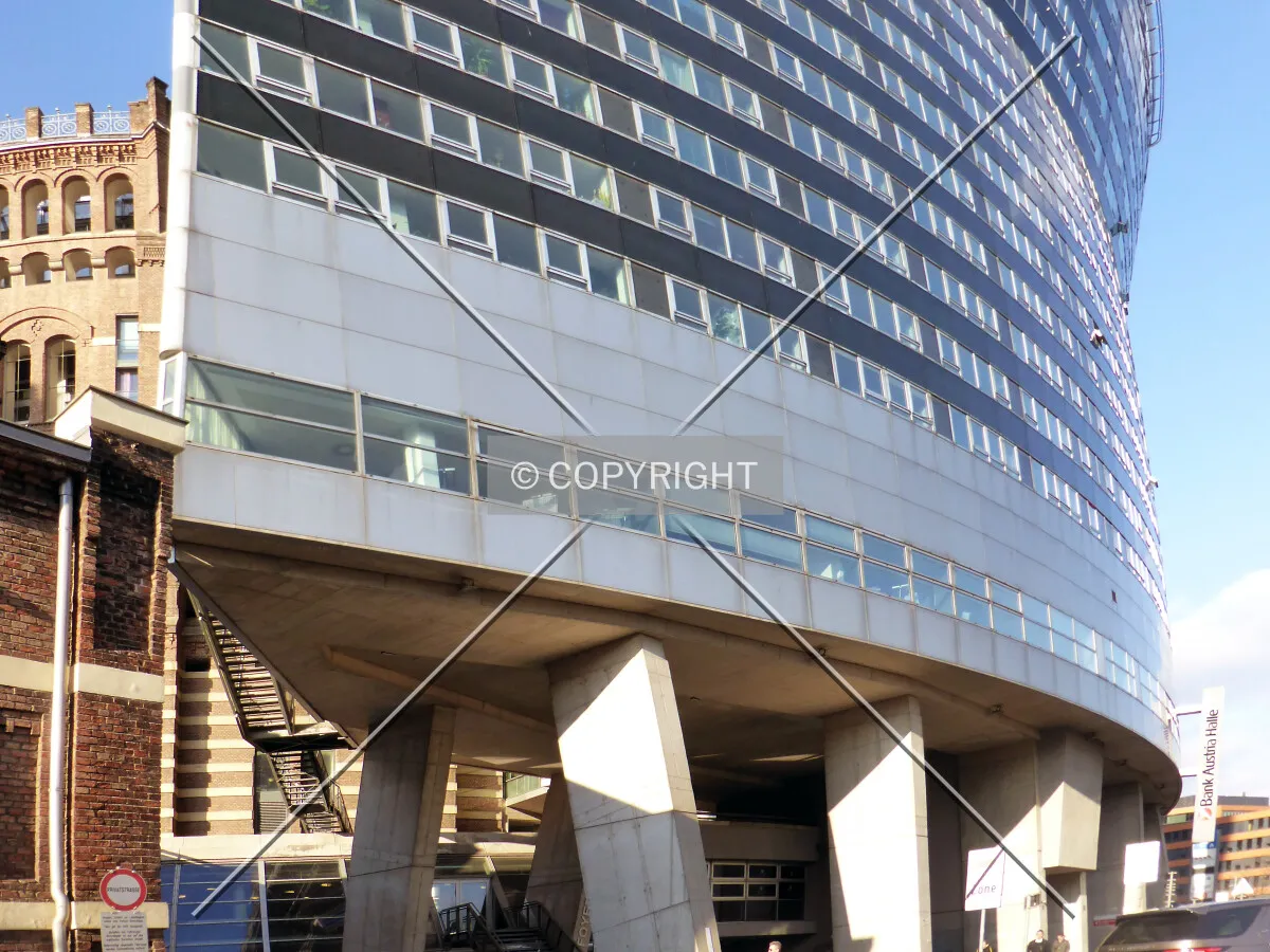 Photo 275-343-940