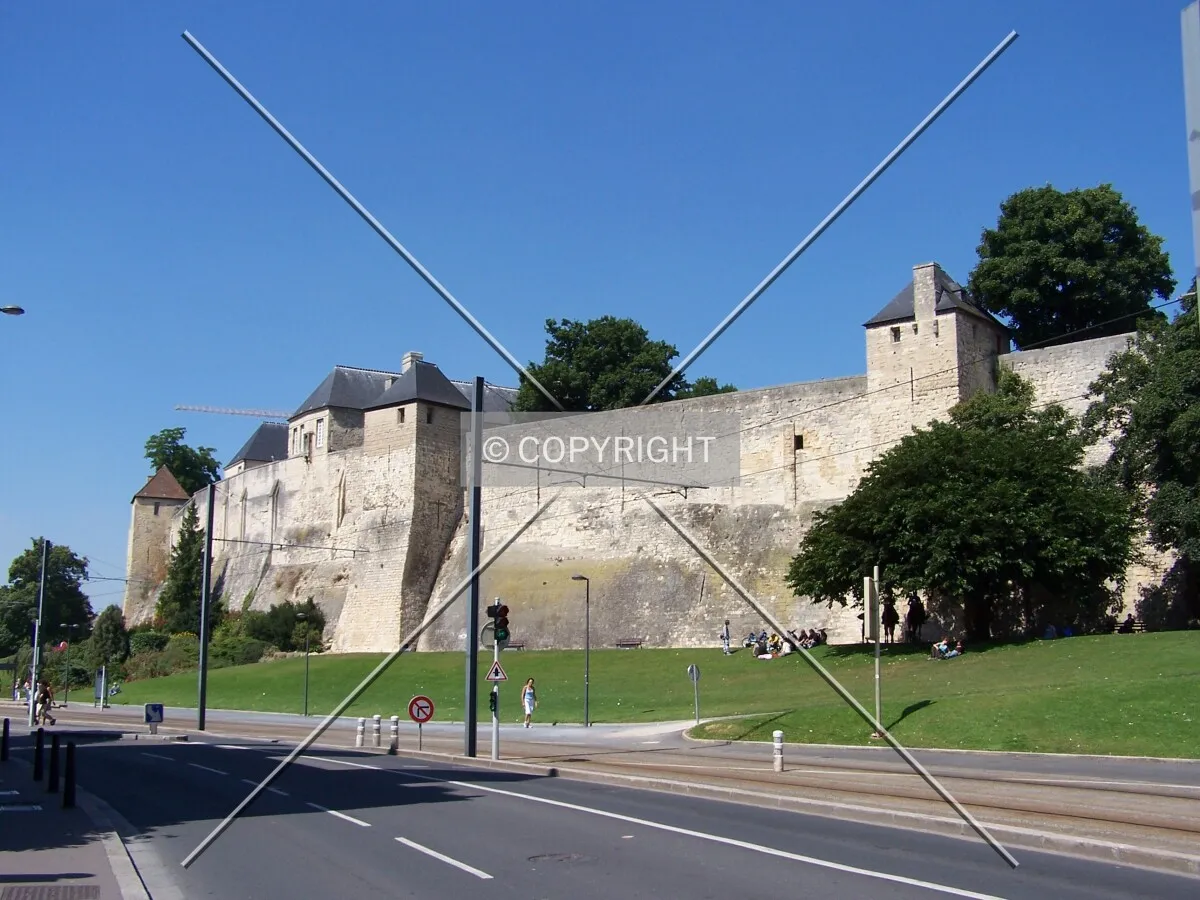 Les remparts du château de Caen