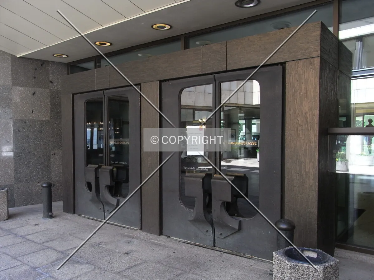 Entrance of side building of Gewandhaus