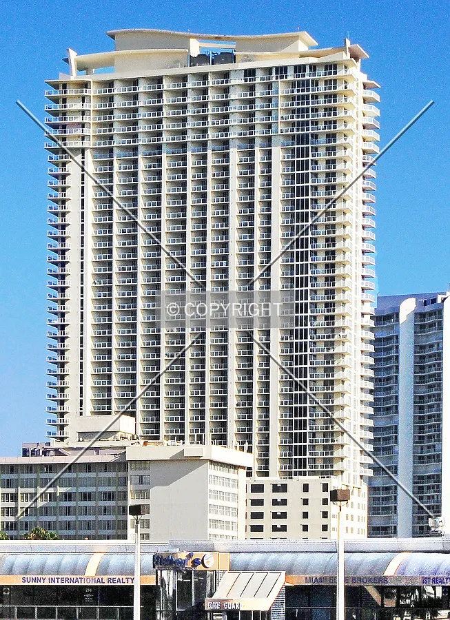 La Perla Ocean Residences, Sunny Isles Beach, Florida, U.S.A.