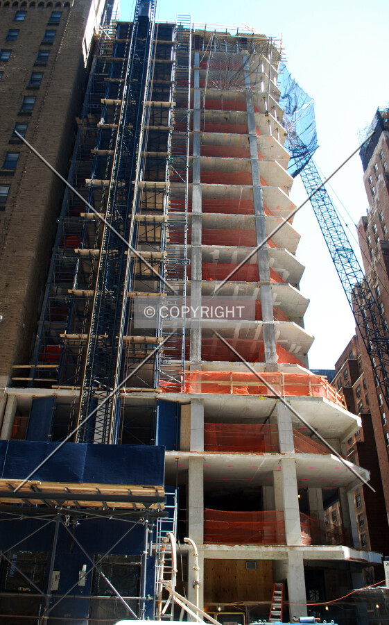 Looking up from Lexington Avenue