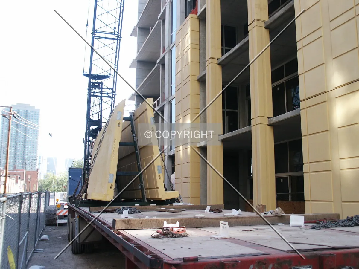 Flatbed with facade panels