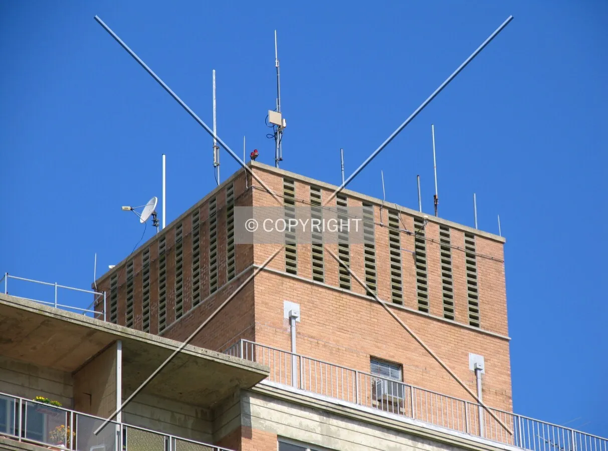 Uppermost part of the structure and antenna tips