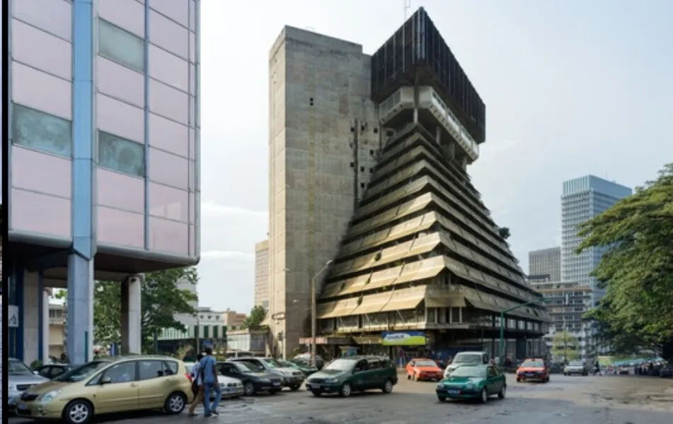 La Pyramide Building