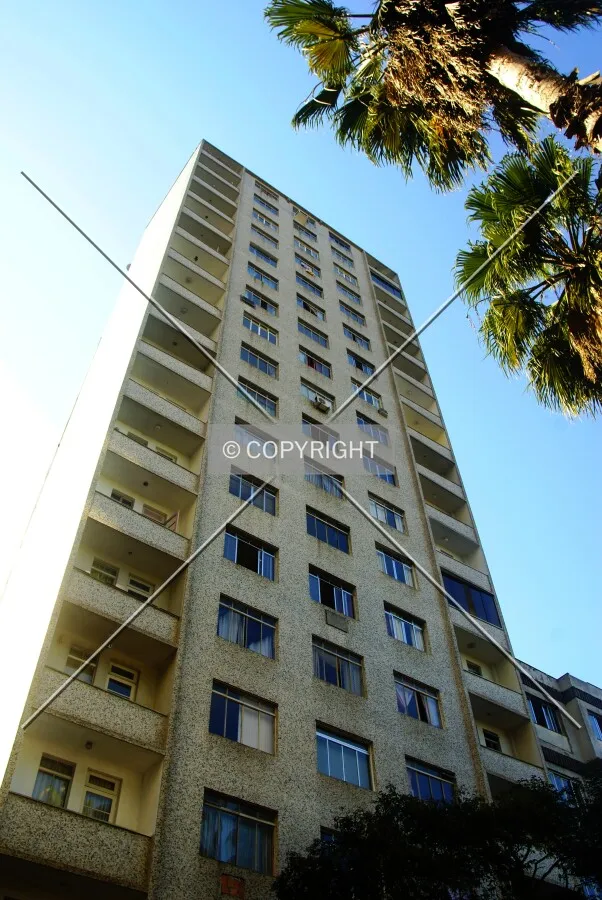 Looking up from sidewalk on Salgado Filho Avenue