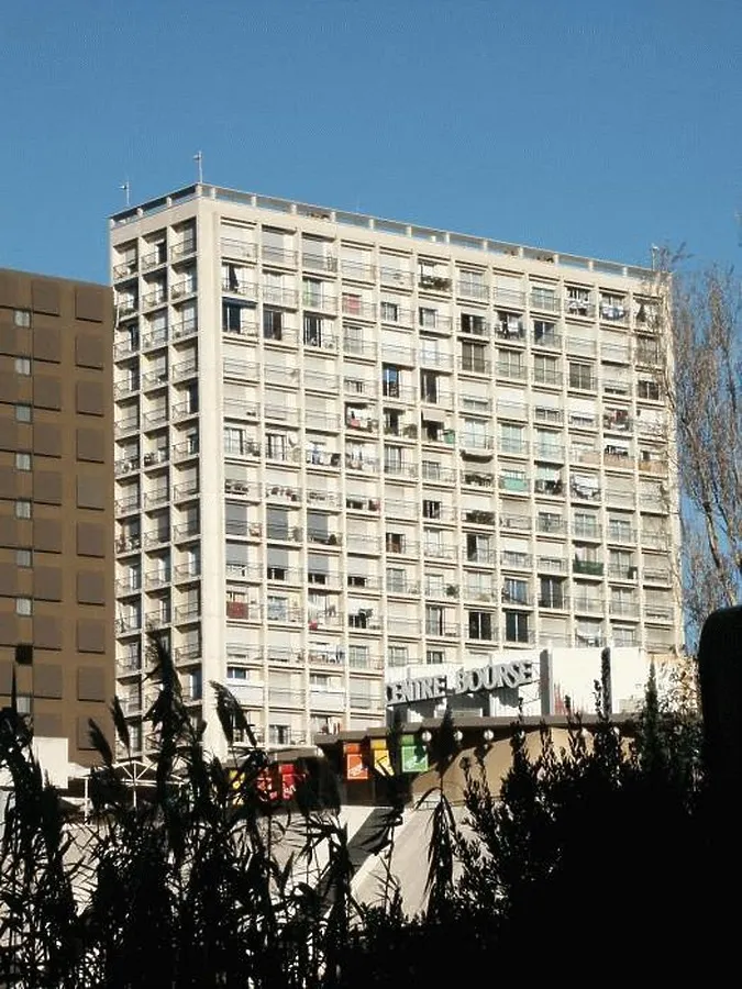 View from rue de la Reine Elisabeth