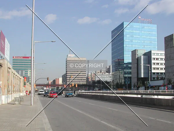 Arriving to the square from Hospitalet