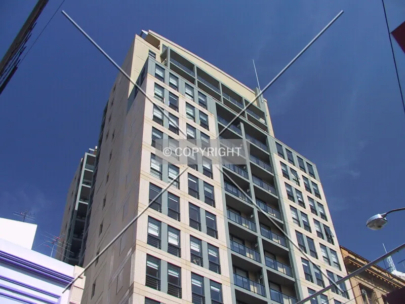 Photo 028-324-879