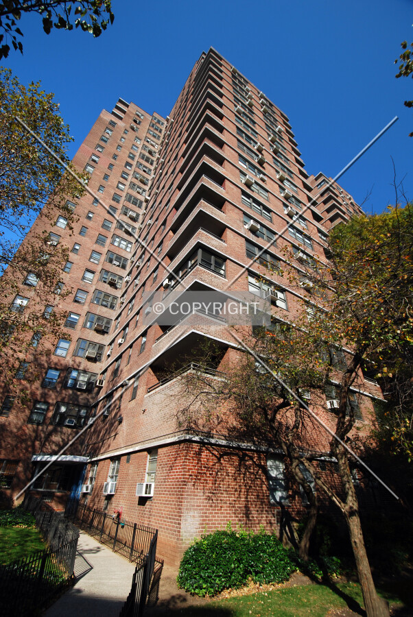 Looking up from East Broadway