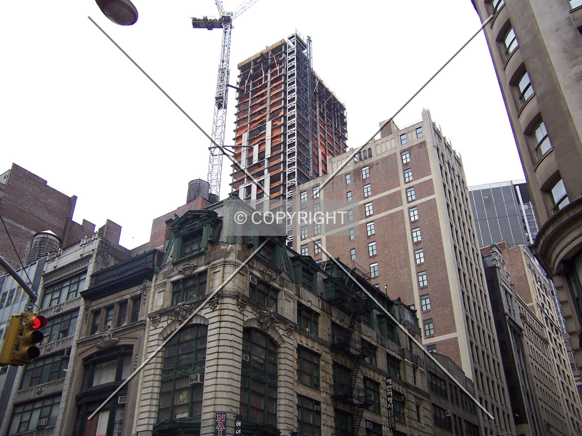 Looking up from the intersection of 32nd Street and 5th Avenue