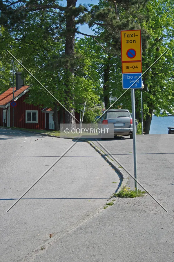 Waiting place for taxis